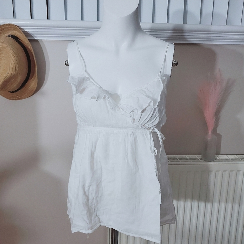 Vintage Y2K White Ruffled Drop Waist Flutter Top